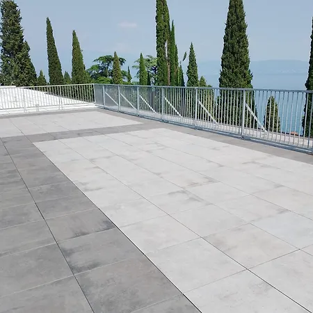 Room402 With View * Gardone Riviera